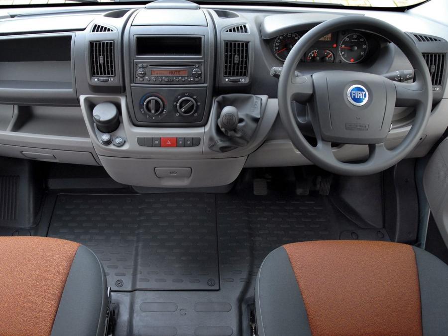  Fiat Ducato Van SWB 2006 года  (UK) (фото 2 из 3)